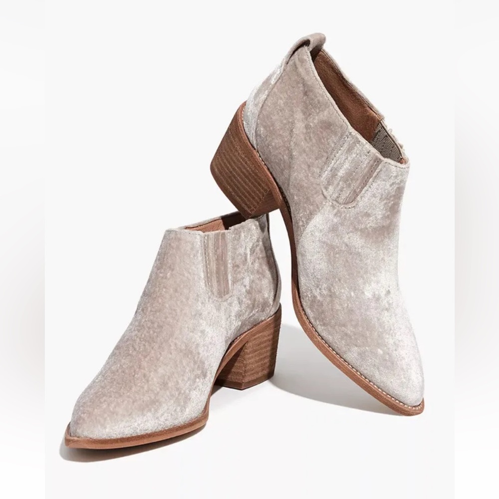 Madewell velvet‎ boties